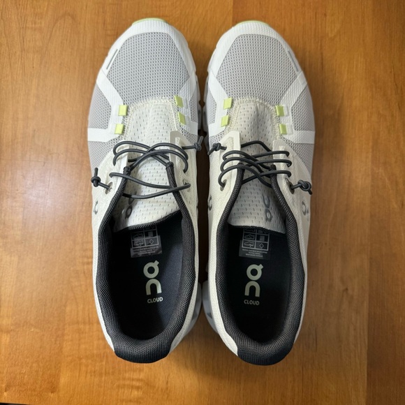 ON Cloud 5 Push Running Shoes in White/Oasis - Picture 6 of 8